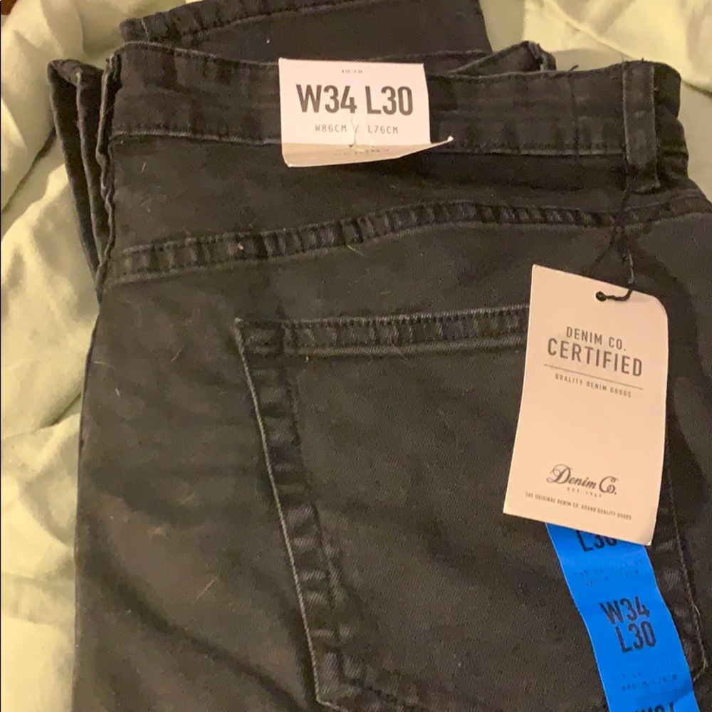 Black men’s skinny jeans W34 L30 NWT